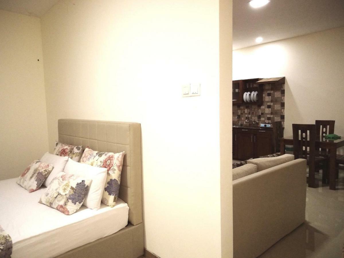 Sky Residencies Apartment Хикадува Екстериор снимка